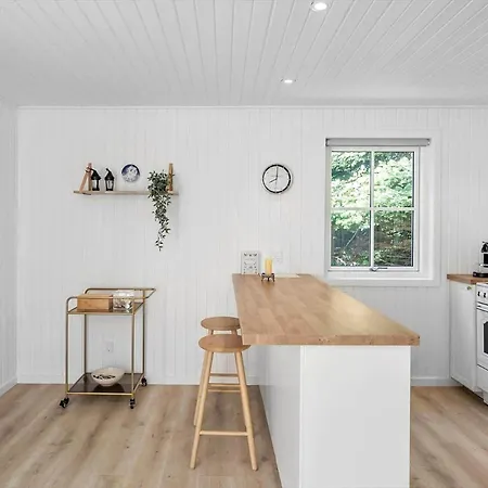 M348-vaeggerlose-gogeurtvej-11 Semesterbostad Bøtø By